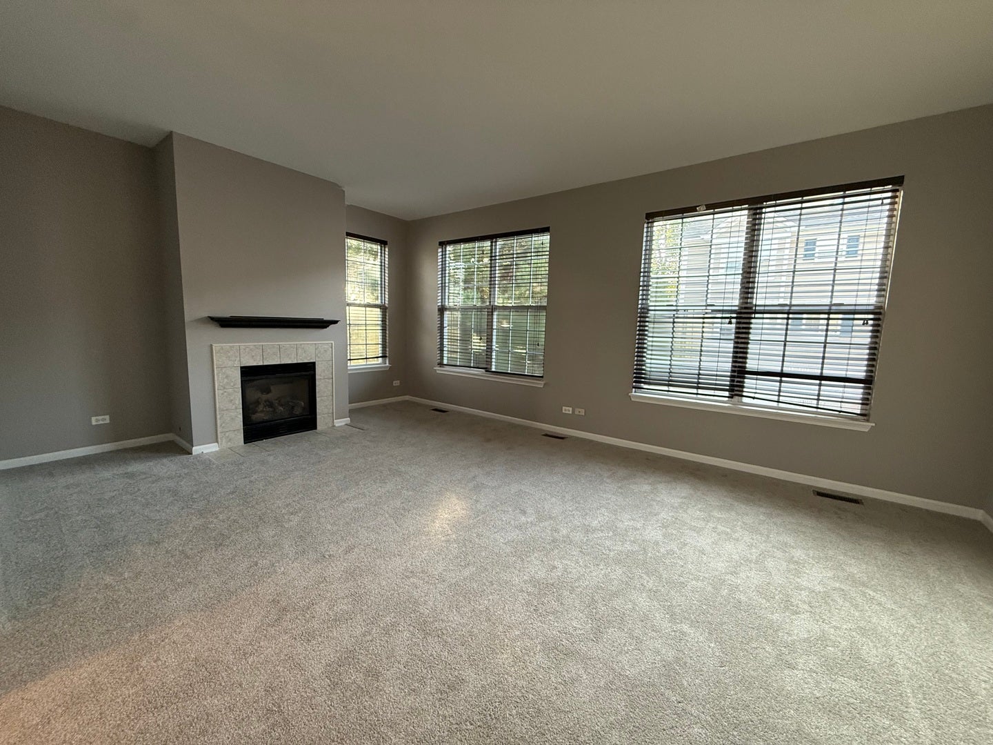2320 Hudson Circle, Aurora, IL 60502 2320 Hudson Circle, Aurora, IL 60502
