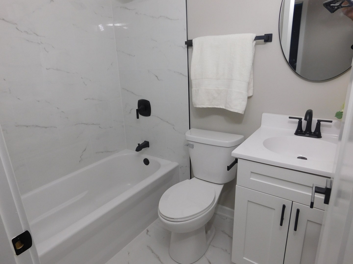 212 N Pinecrest Road, Bolingbrook, IL 60440 212 N Pinecrest Road, Bolingbrook, IL 60440