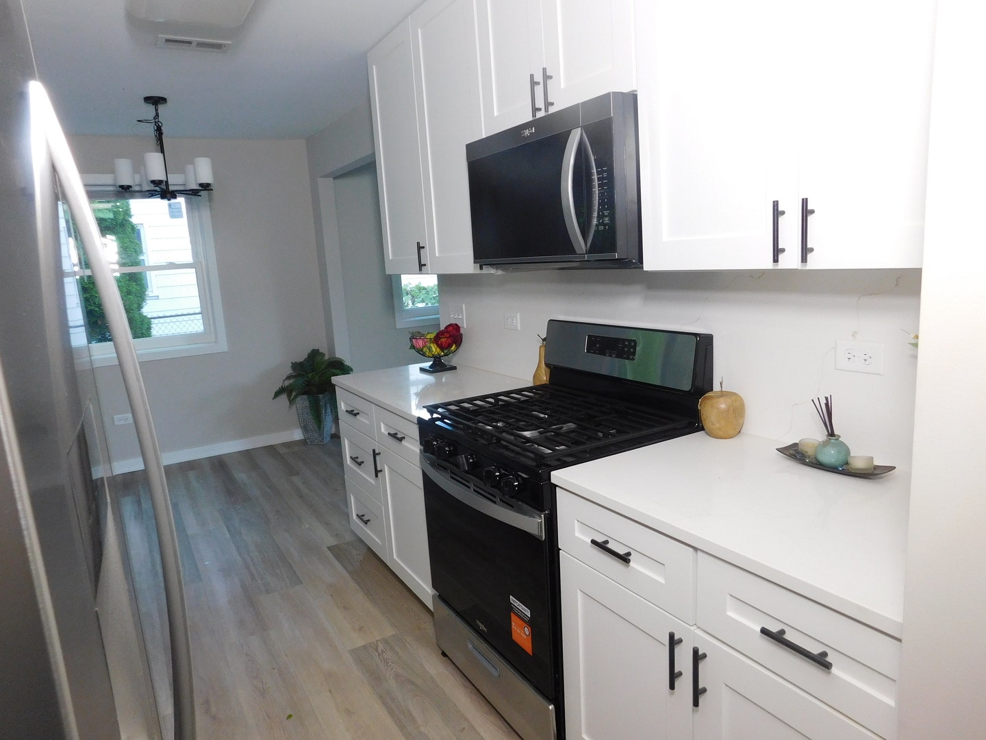 212 N Pinecrest Road, Bolingbrook, IL 60440 212 N Pinecrest Road, Bolingbrook, IL 60440