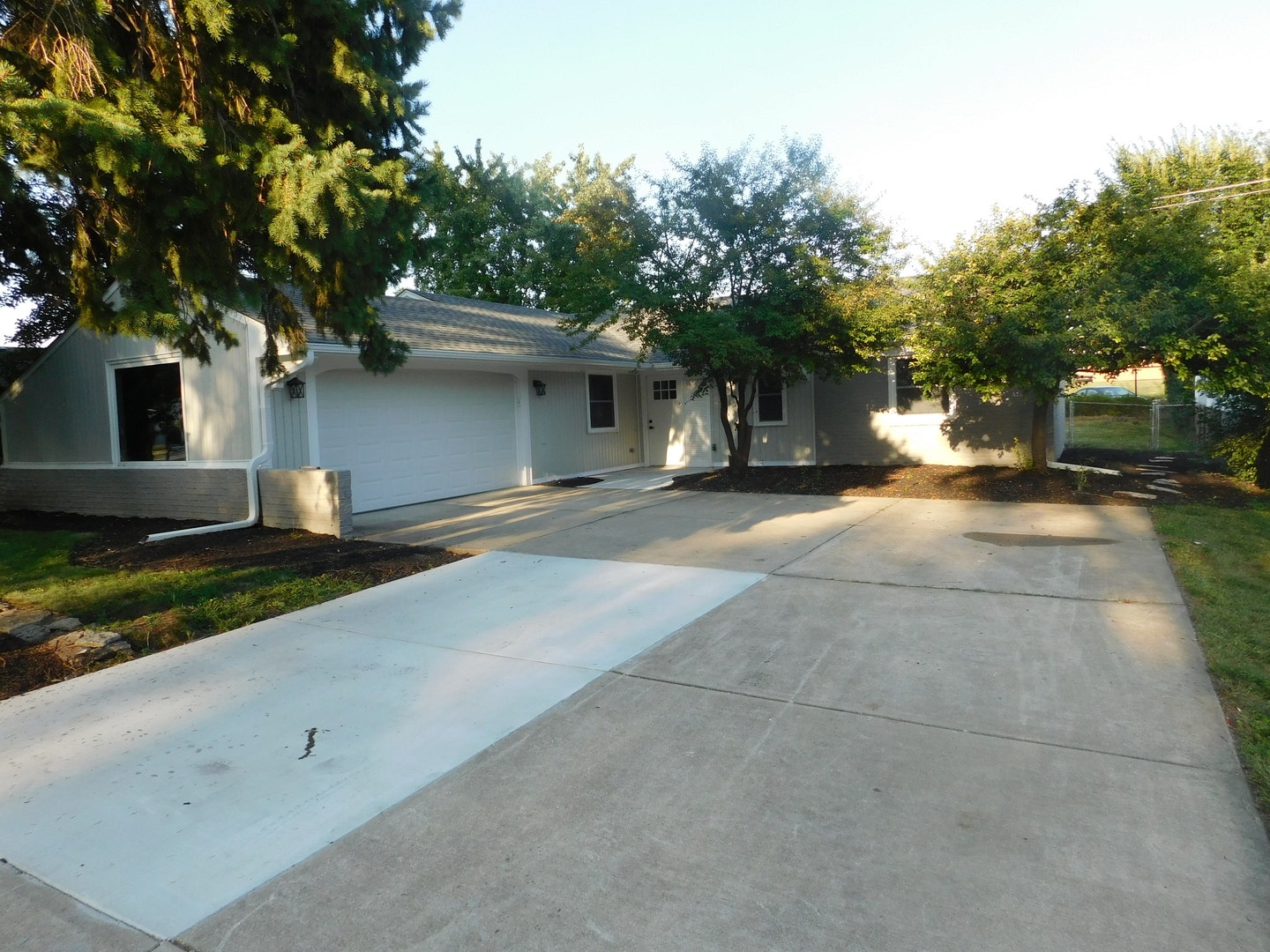 212 N Pinecrest Road, Bolingbrook, IL 60440 212 N Pinecrest Road, Bolingbrook, IL 60440