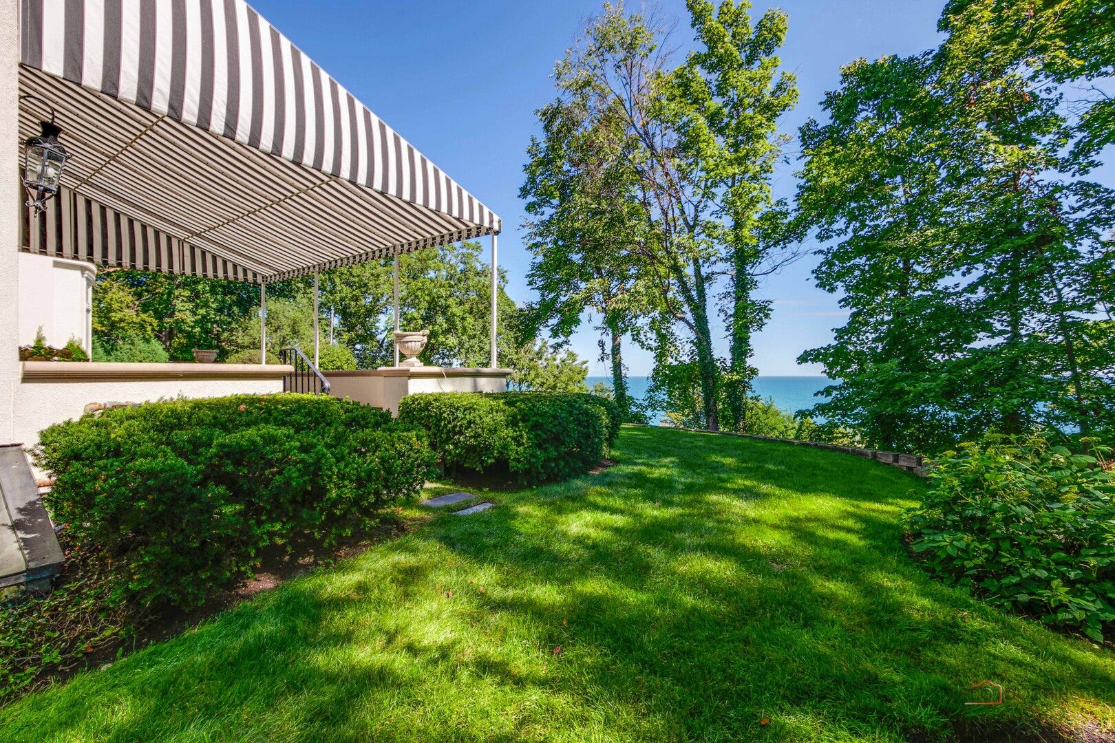 901 Lake Road, Lake Forest, IL 60045