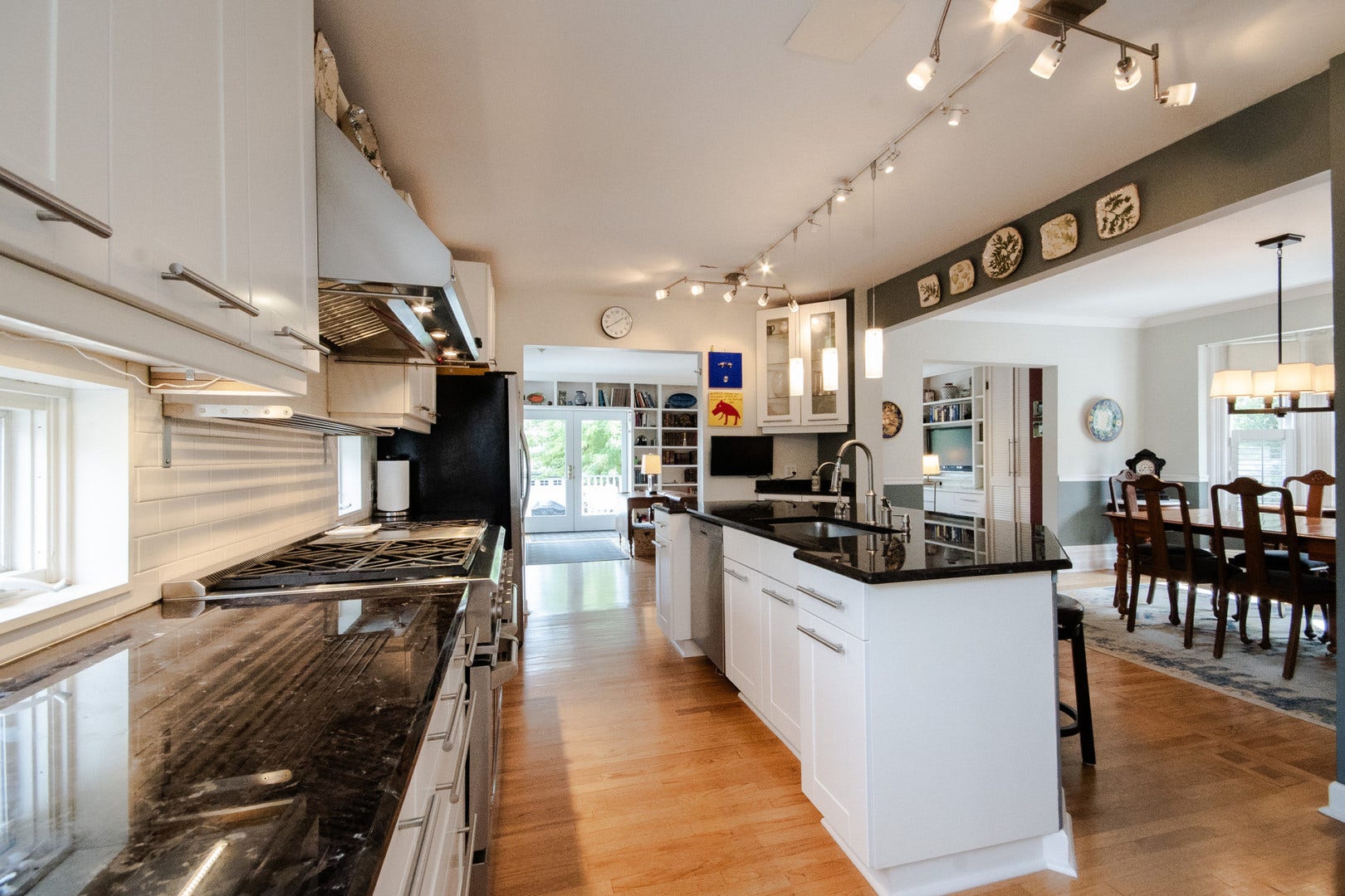 Open Kitchen