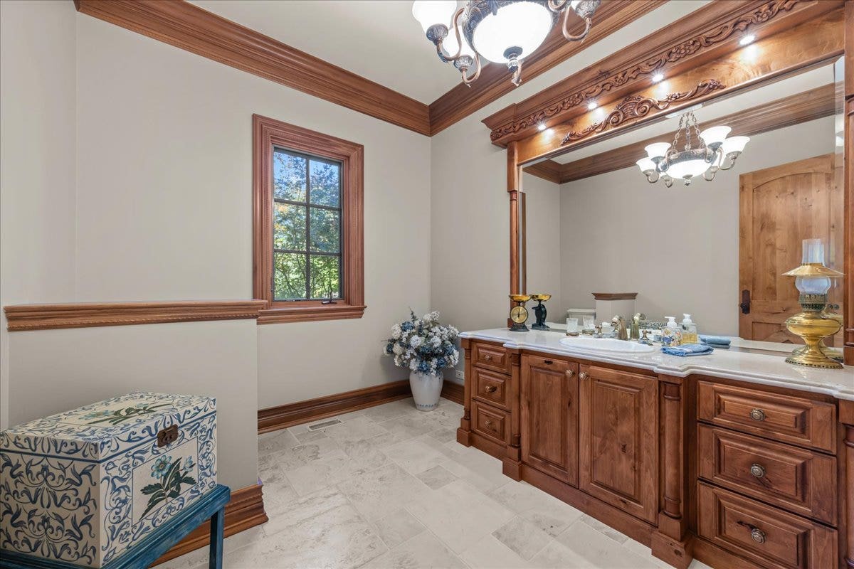 FIRST FLOOR HALF BATHROOM