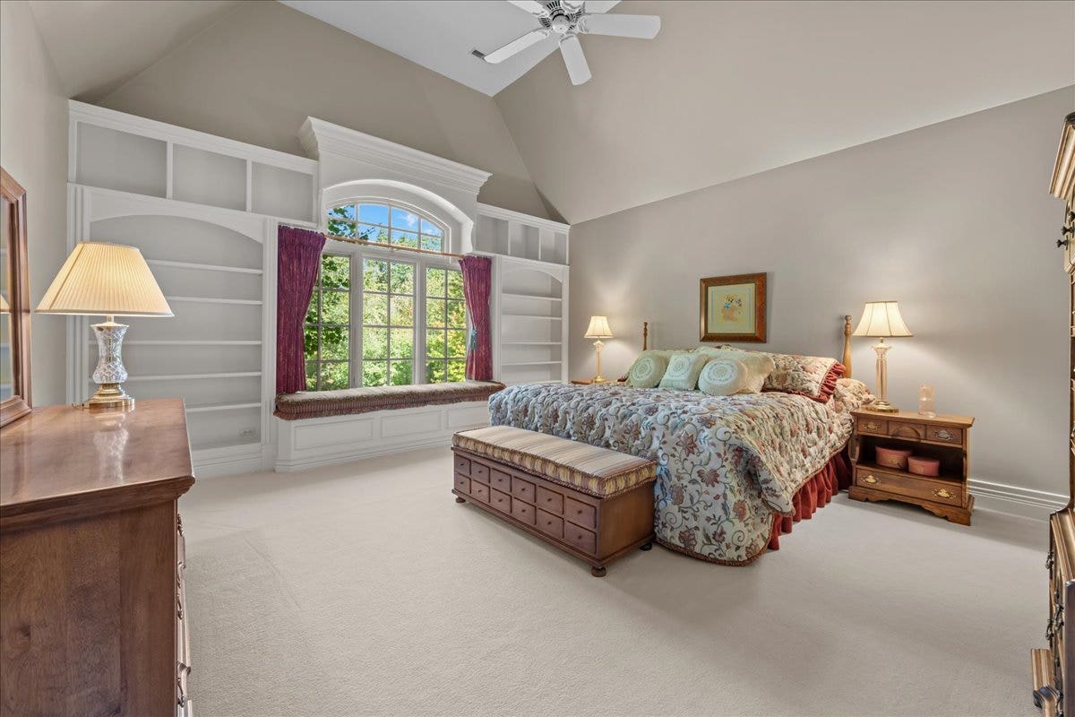 33W551 Hub Road, Wayne, IL 60184