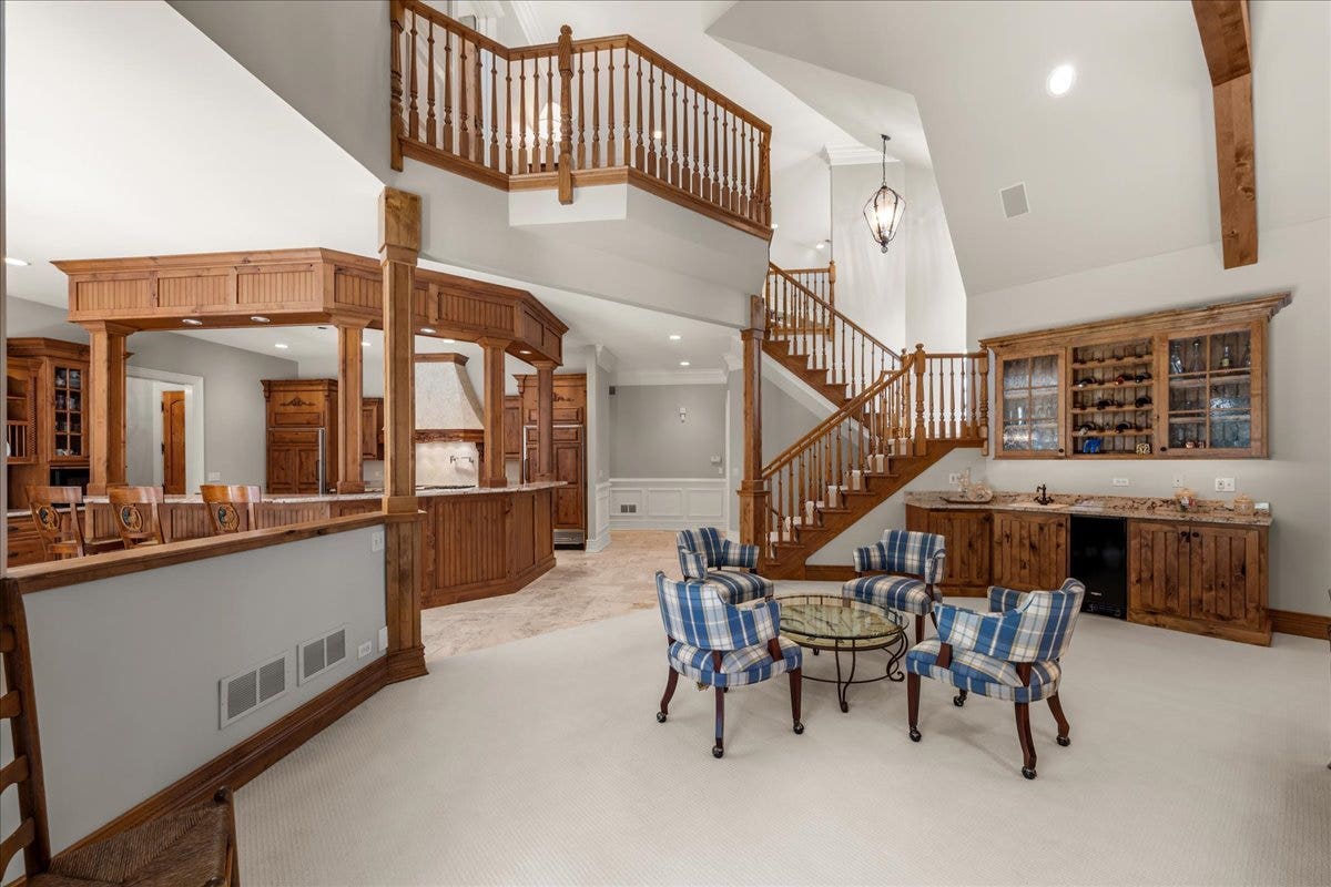 33W551 Hub Road, Wayne, IL 60184