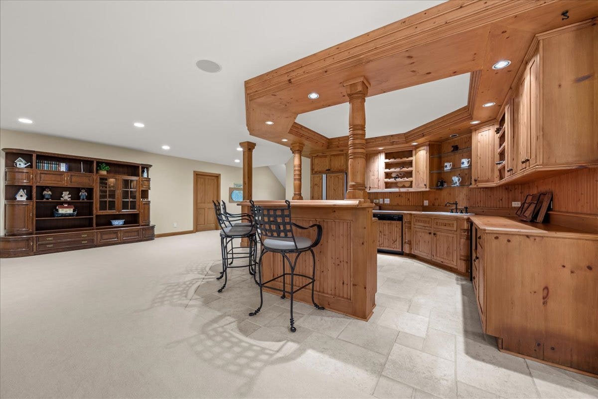 33W551 Hub Road, Wayne, IL 60184