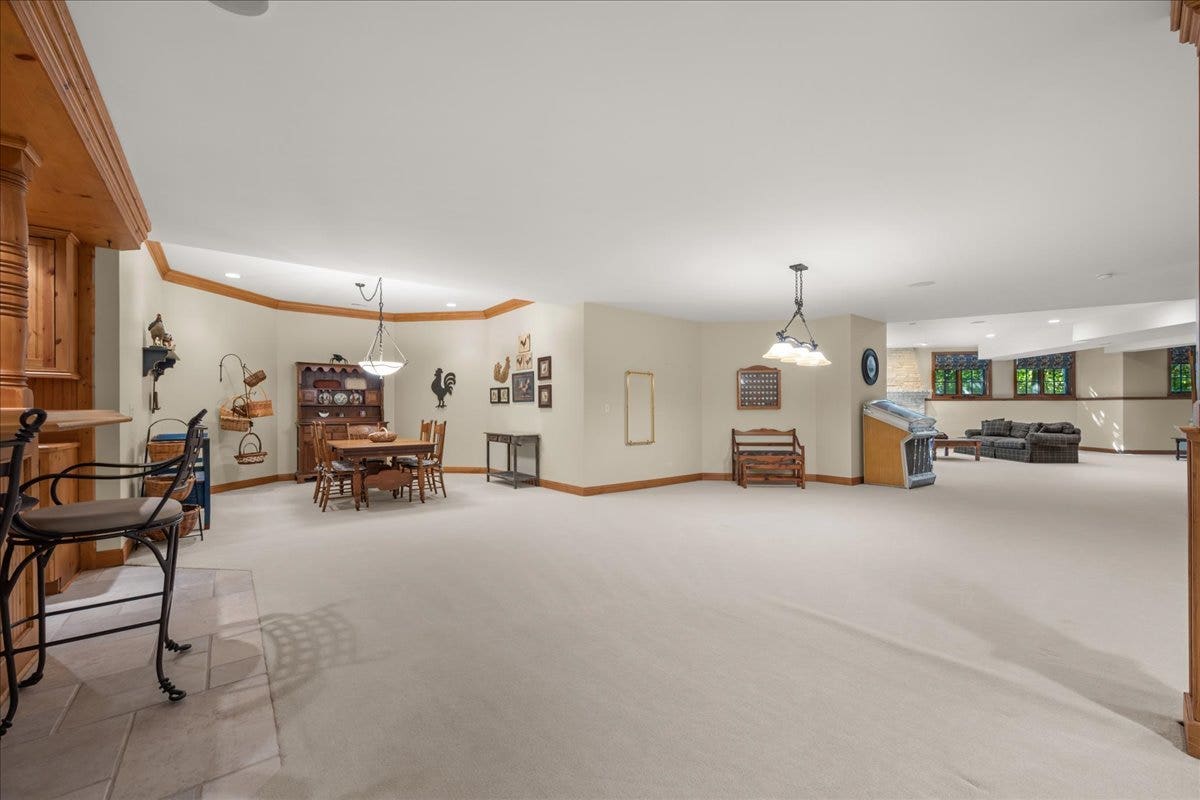 33W551 Hub Road, Wayne, IL 60184