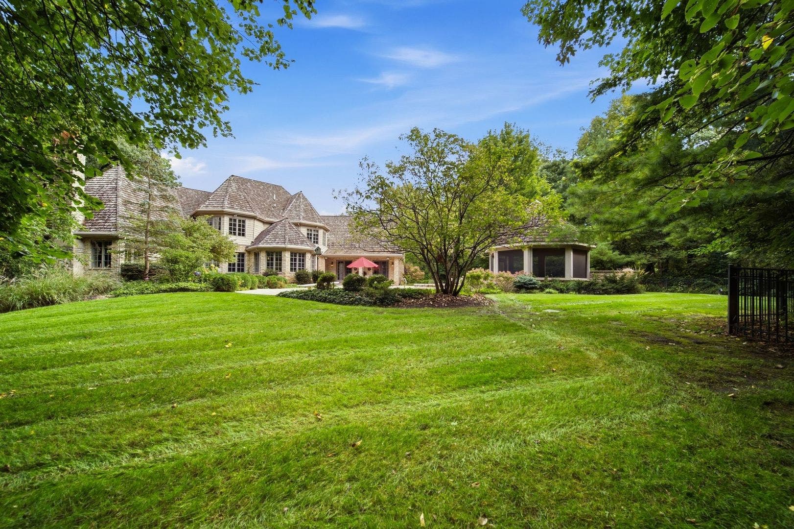 33W551 Hub Road, Wayne, IL 60184