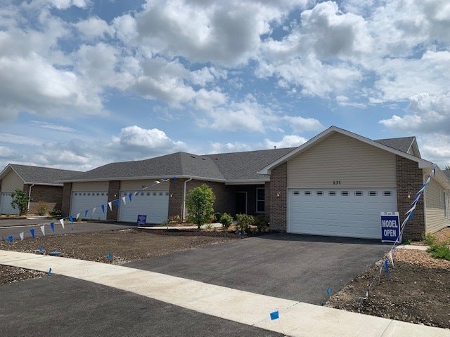 2 BUILDING 18 RIDGE Lane, Bolingbrook, IL 60440