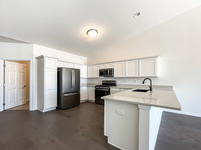 2 BUILDING 18 RIDGE Lane, Bolingbrook, IL 60440