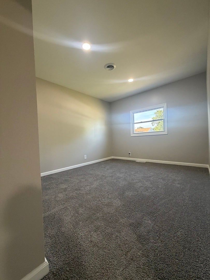 547 Redwood Road, Bolingbrook, IL 60440 547 Redwood Road, Bolingbrook, IL 60440