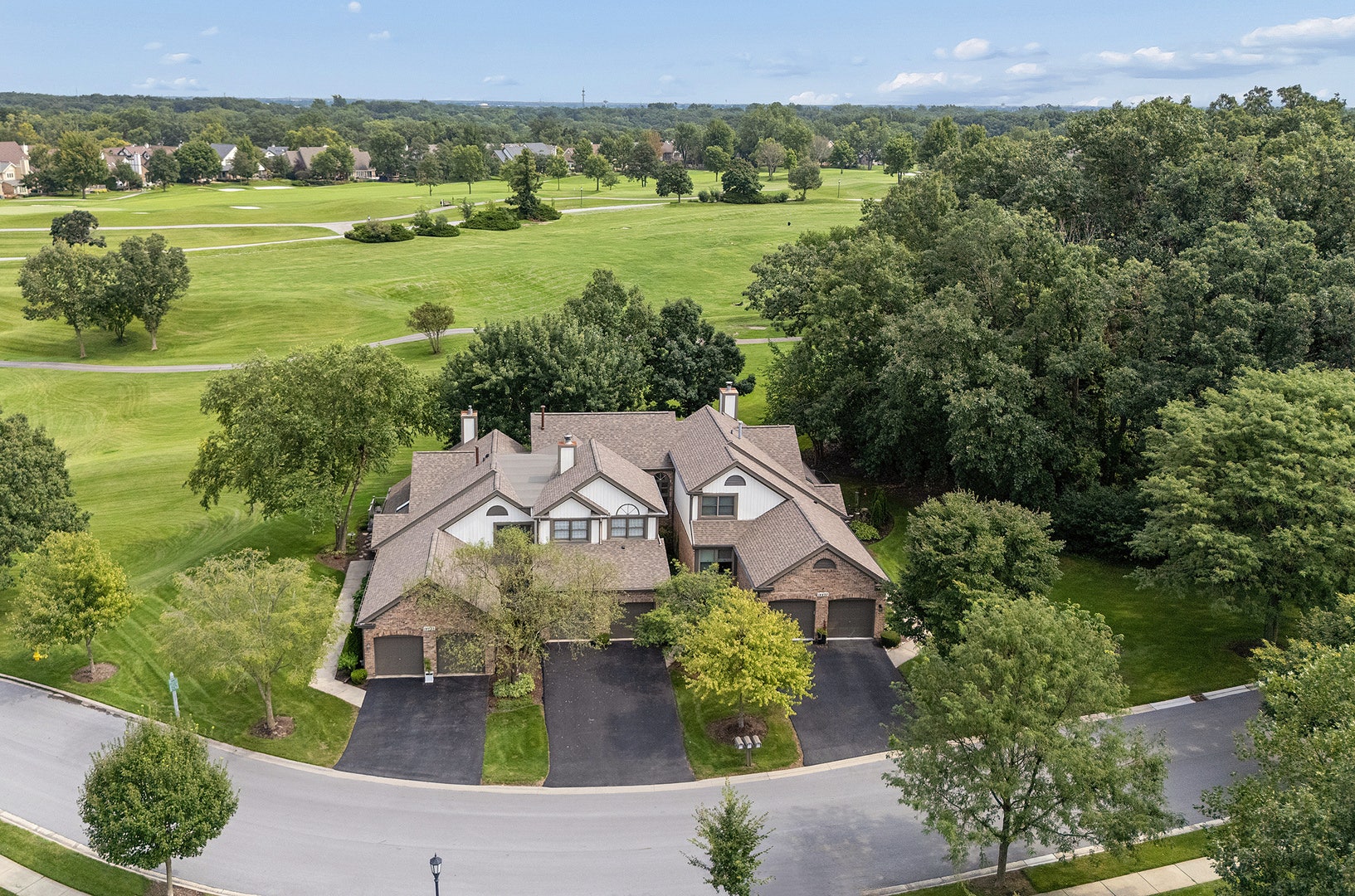 14425 Lake Ridge Road, Orland Park, IL 60462