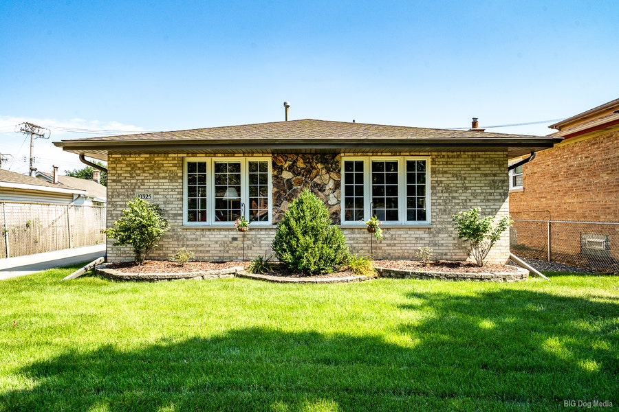Property photo for 10325 S Whipple Street, Chicago, IL