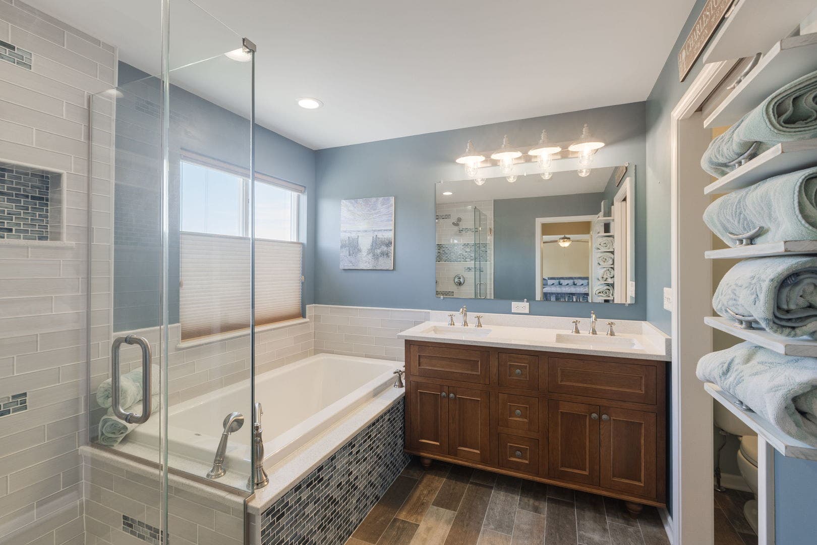 422 W Amberside Drive, Elgin, IL 60124 422 W Amberside Drive, Elgin, IL 60124