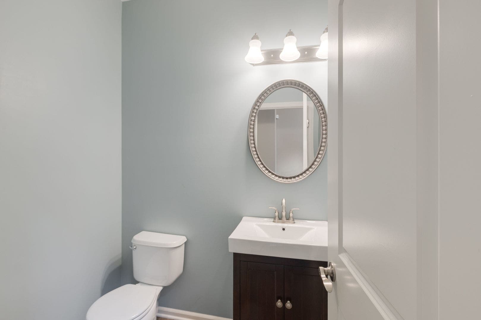 422 W Amberside Drive, Elgin, IL 60124 422 W Amberside Drive, Elgin, IL 60124