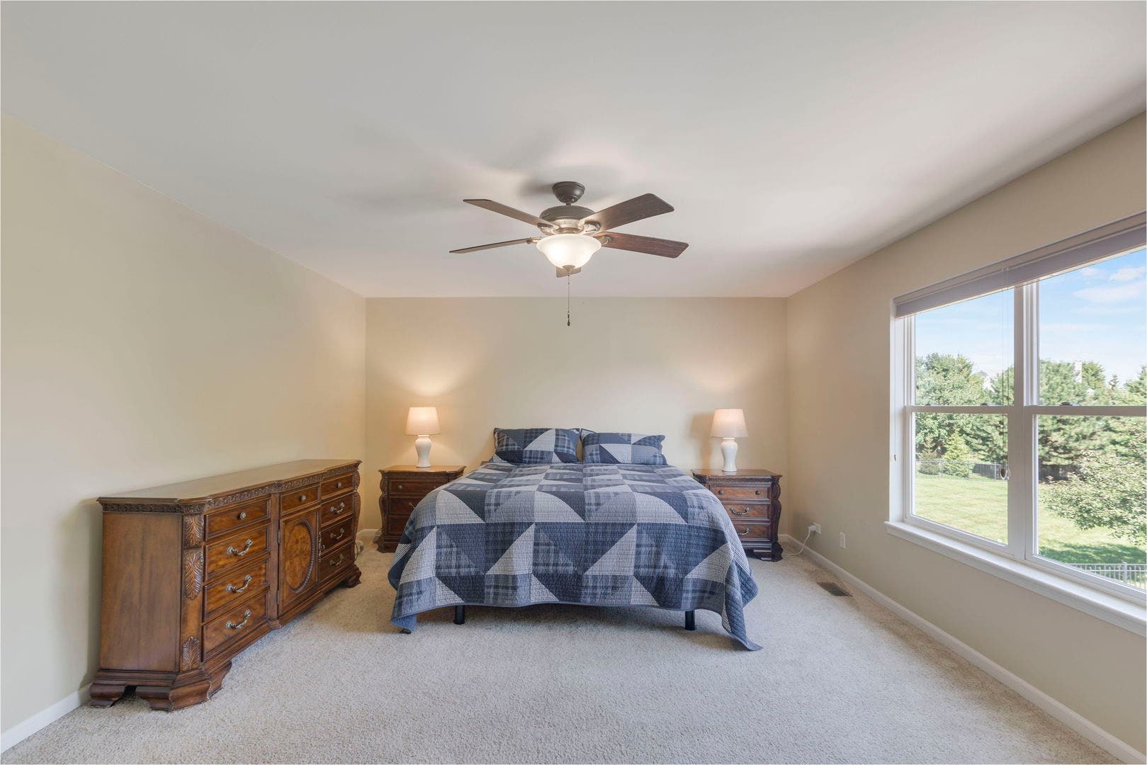 422 W Amberside Drive, Elgin, IL 60124 422 W Amberside Drive, Elgin, IL 60124