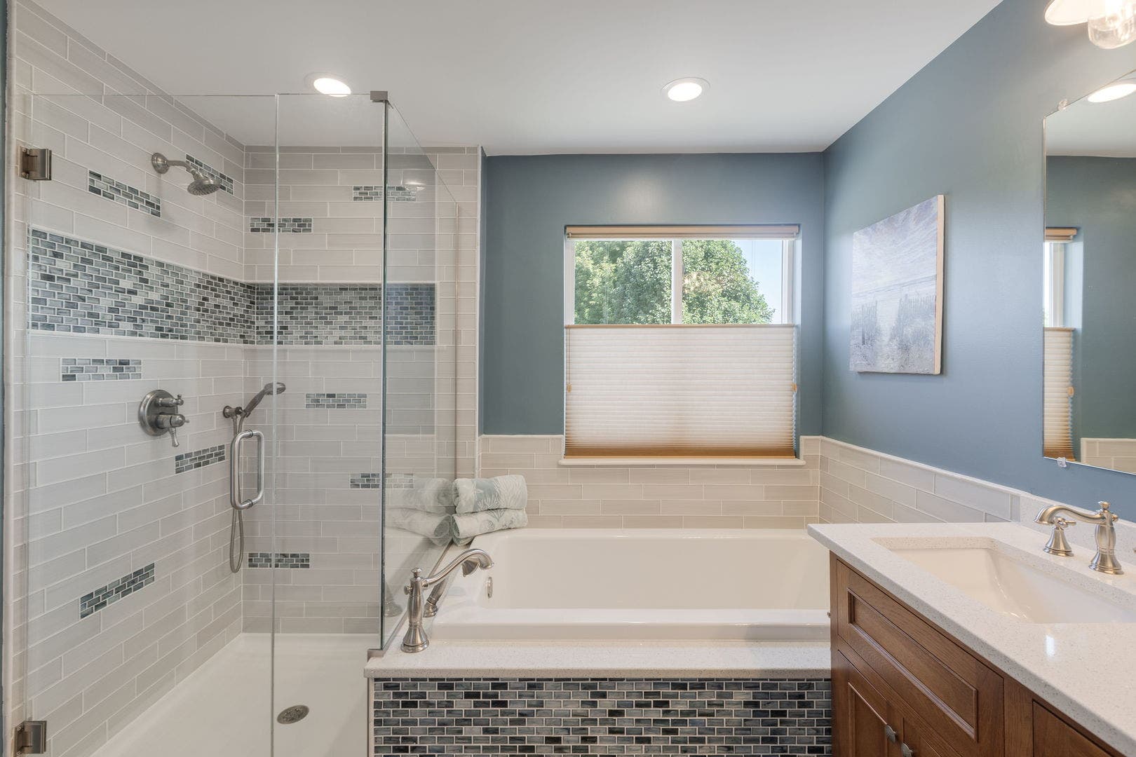 422 W Amberside Drive, Elgin, IL 60124 422 W Amberside Drive, Elgin, IL 60124