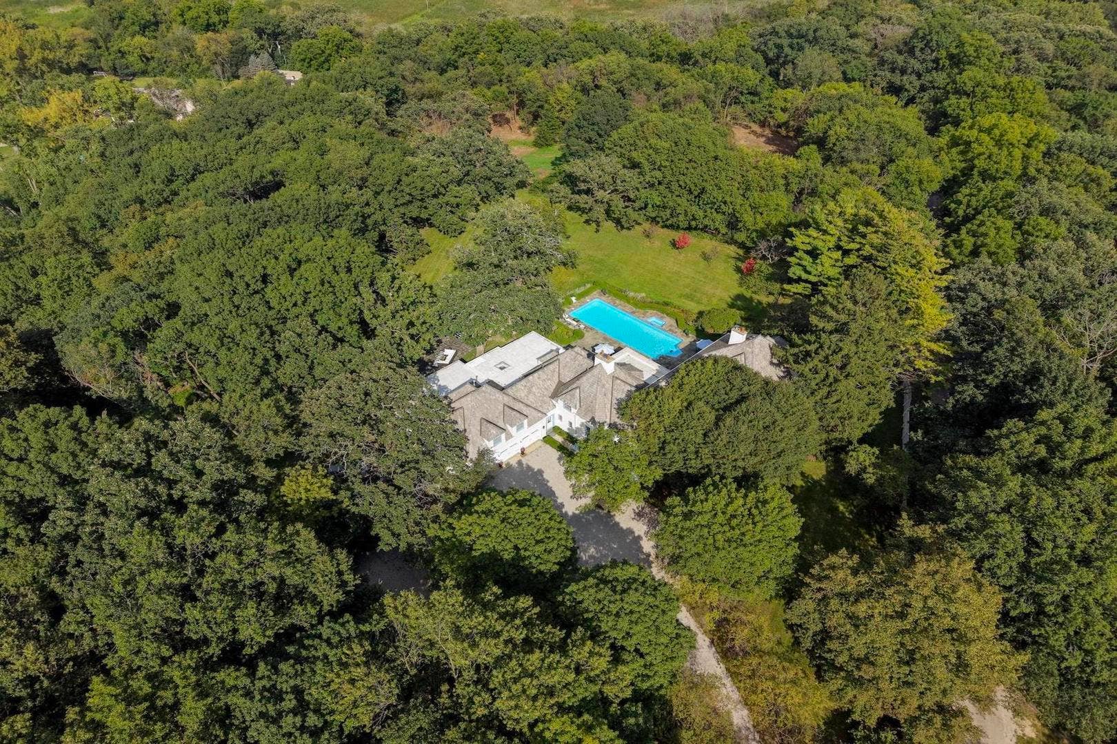 374 N Bateman Circle, Barrington Hills, IL 60010 374 N Bateman Circle, Barrington Hills, IL 60010