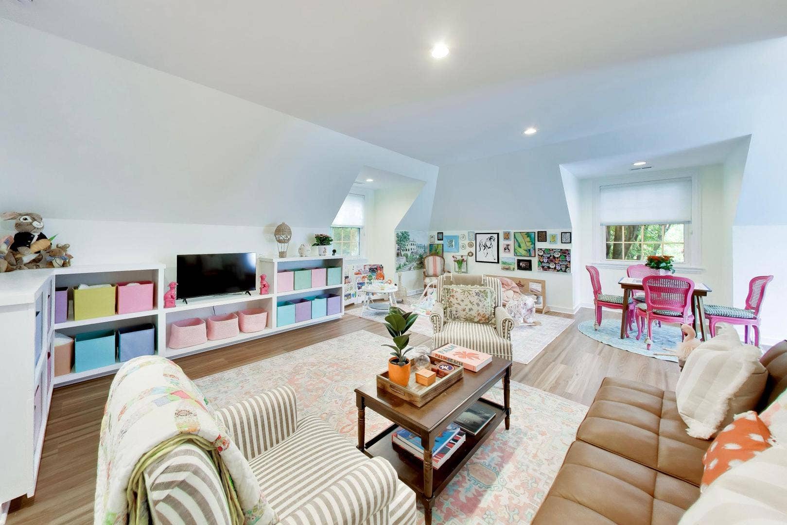 374 N Bateman Circle, Barrington Hills, IL 60010 374 N Bateman Circle, Barrington Hills, IL 60010