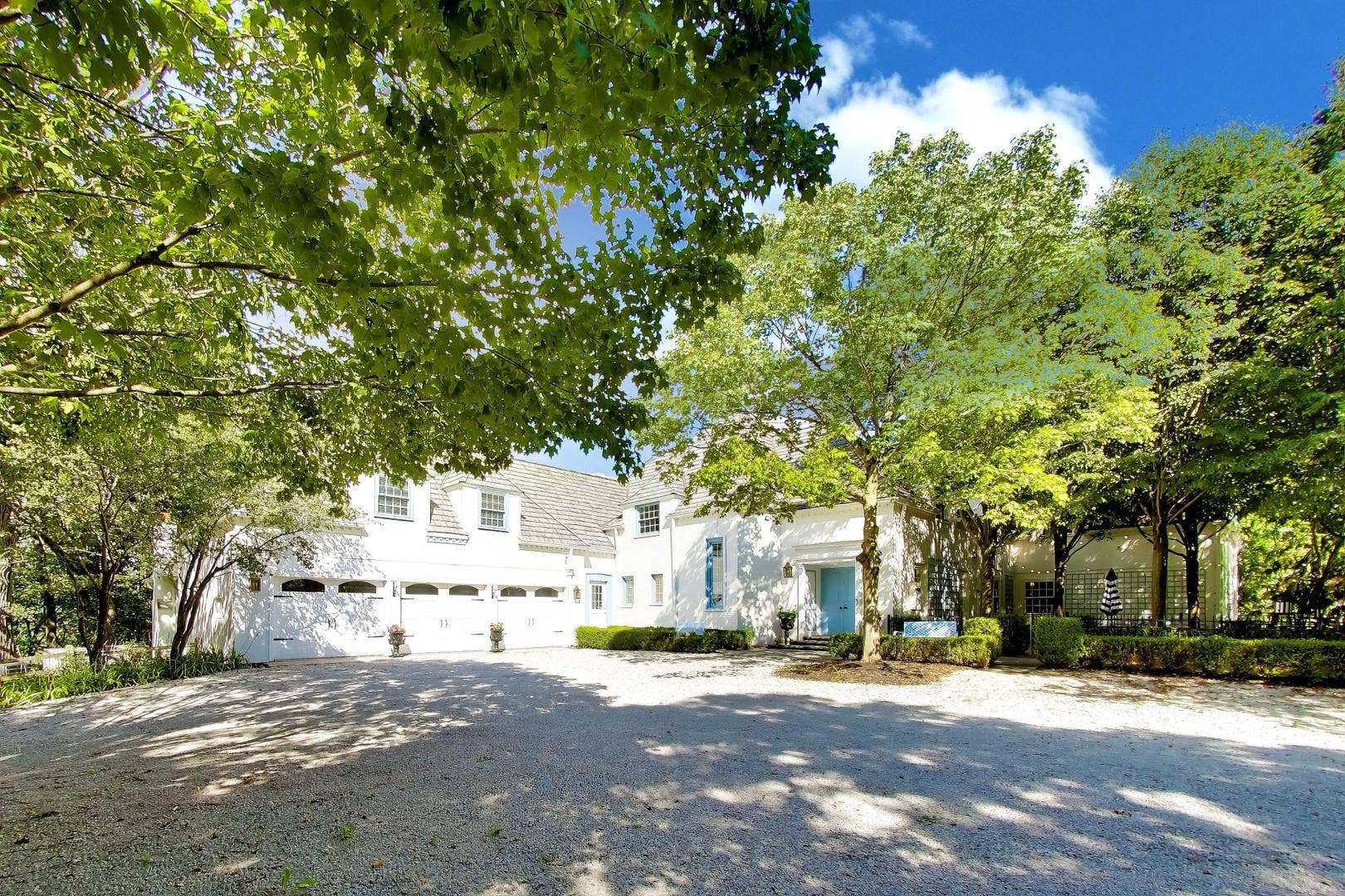 374 N Bateman Circle, Barrington Hills, IL 60010 374 N Bateman Circle, Barrington Hills, IL 60010