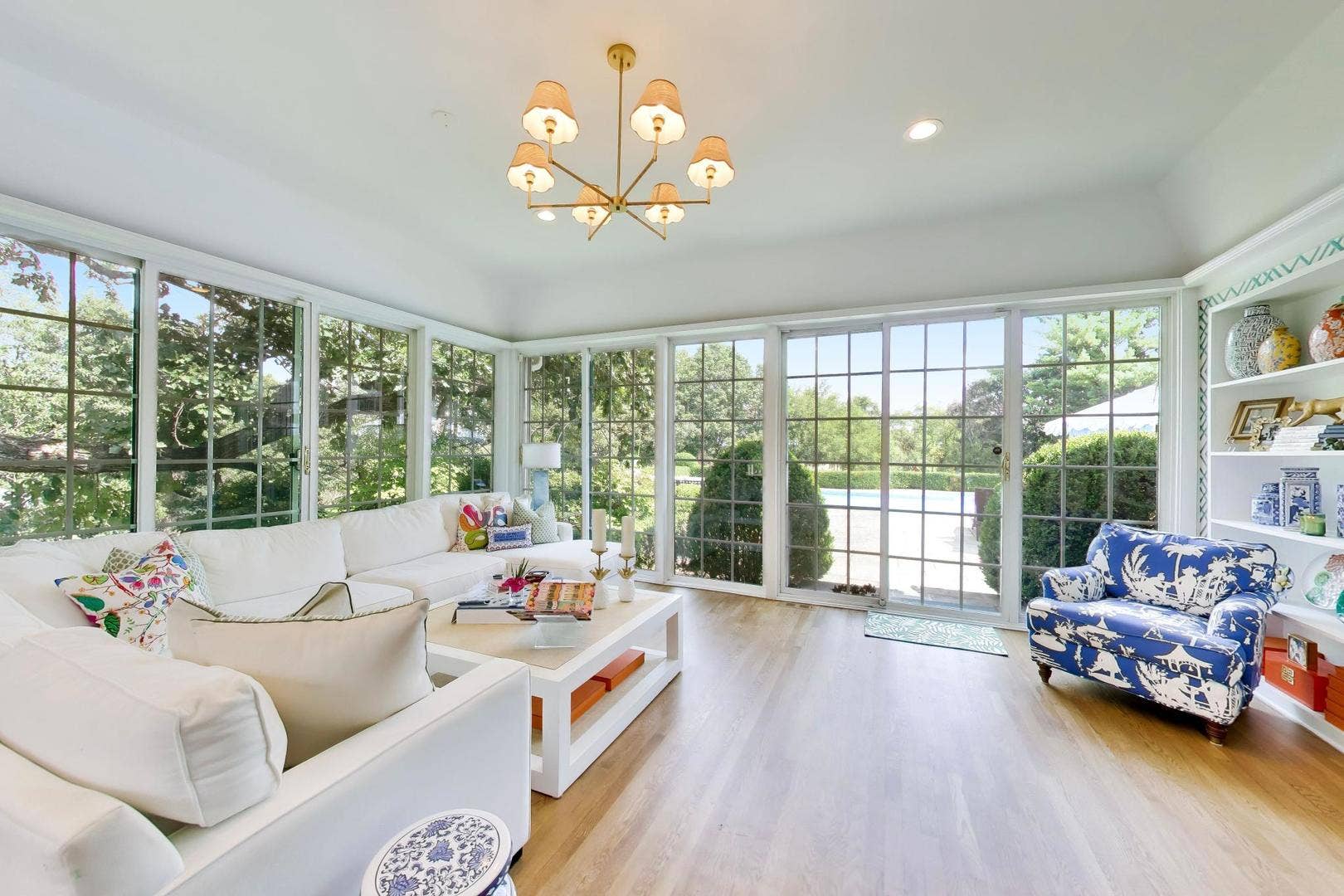 374 N Bateman Circle, Barrington Hills, IL 60010 374 N Bateman Circle, Barrington Hills, IL 60010