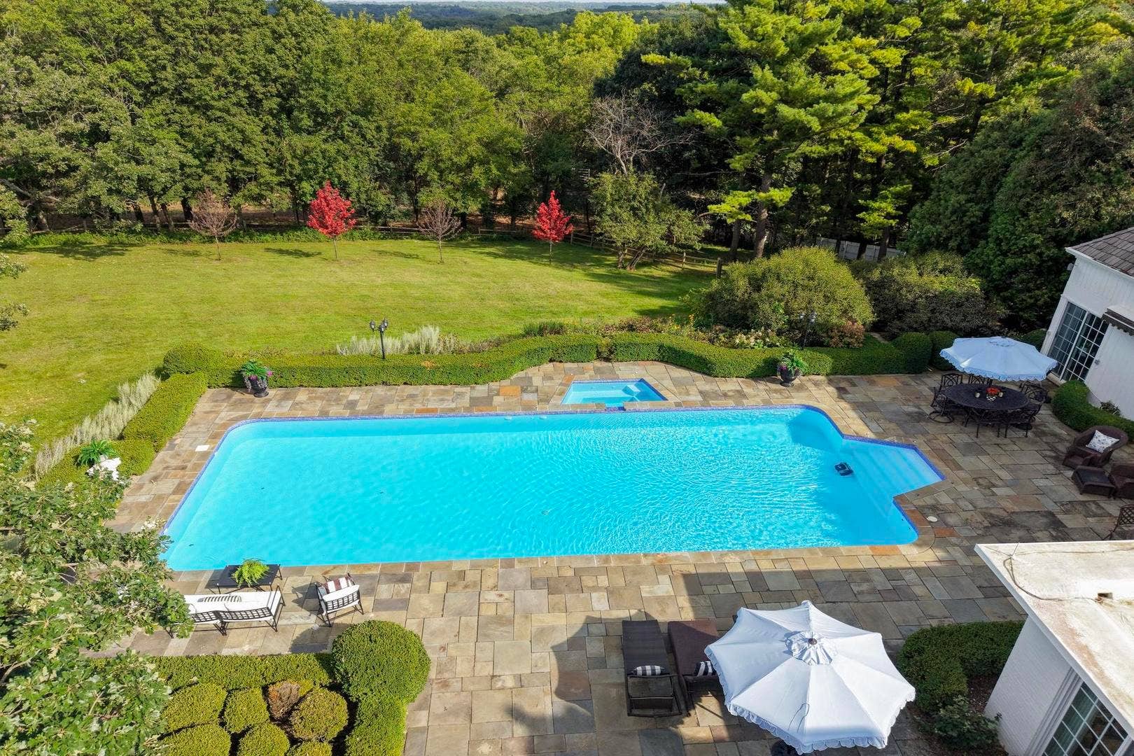 374 N Bateman Circle, Barrington Hills, IL 60010 374 N Bateman Circle, Barrington Hills, IL 60010