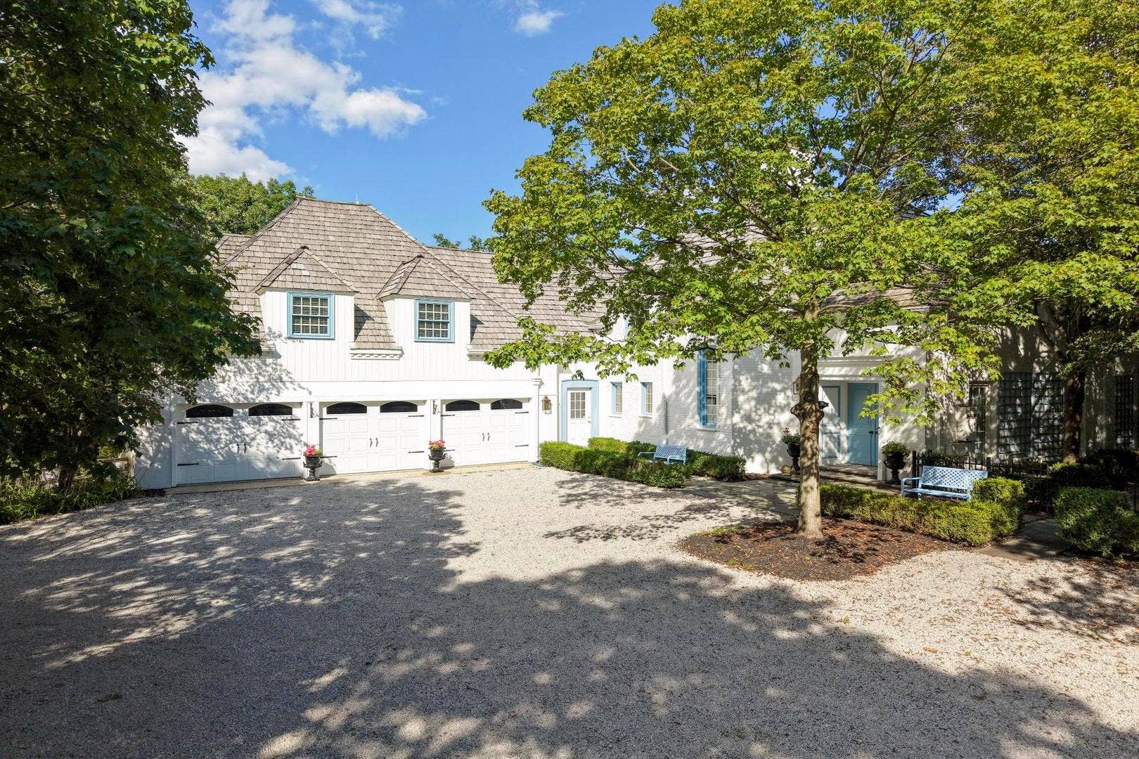 374 N Bateman Circle, Barrington Hills, IL 60010 374 N Bateman Circle, Barrington Hills, IL 60010