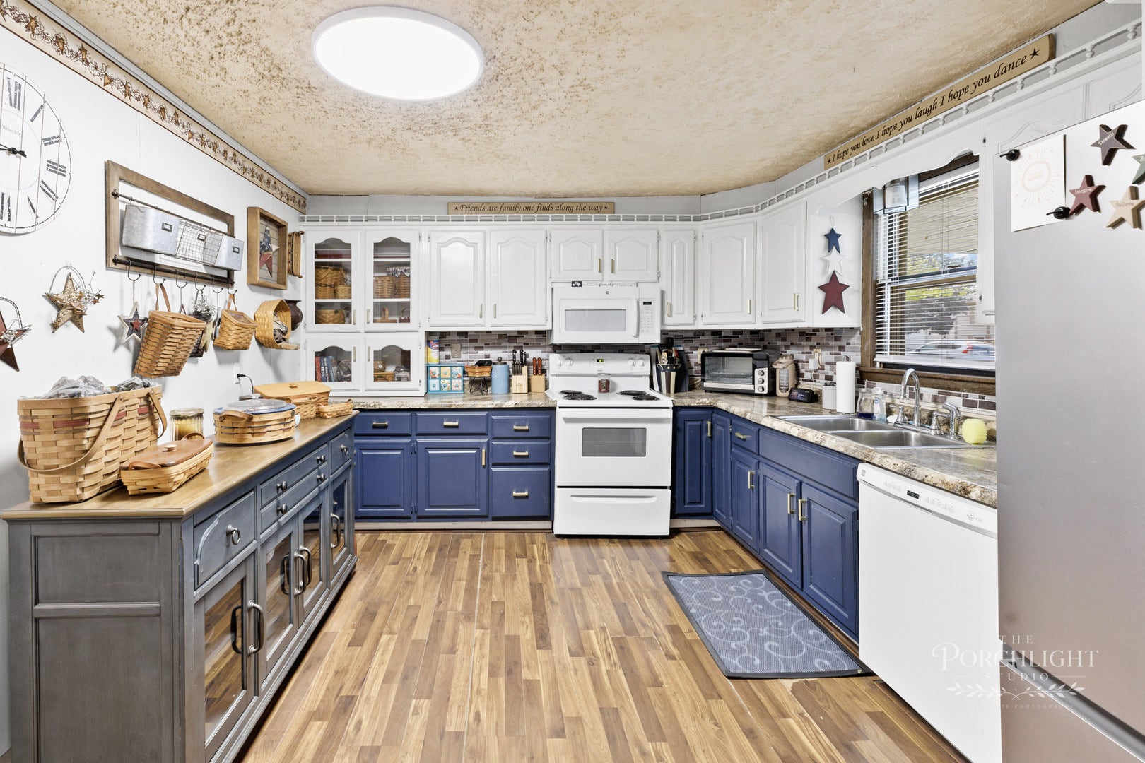 176 S Jefferson Avenue, Bradley, IL 60915 176 S Jefferson Avenue, Bradley, IL 60915