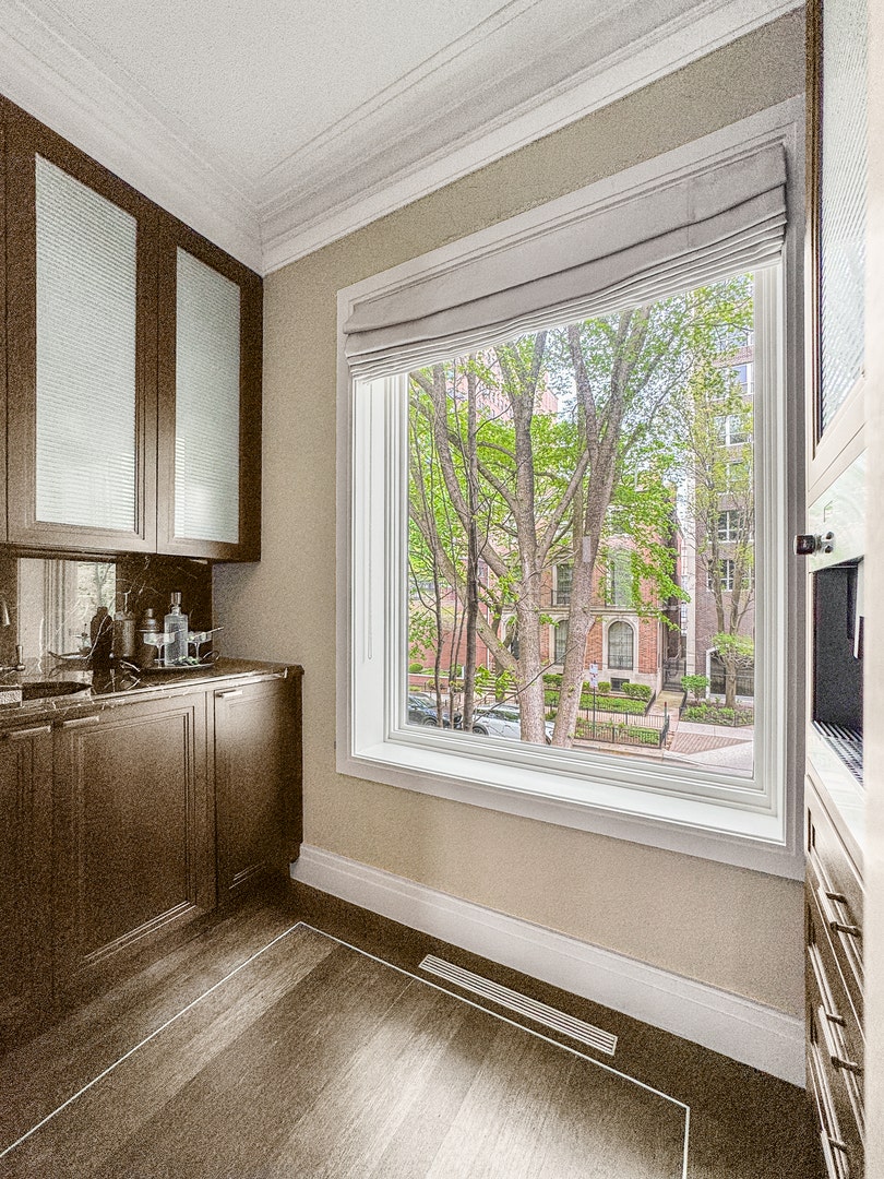 1524 N Astor Street, Chicago, IL 60610 1524 N Astor Street, Chicago, IL 60610