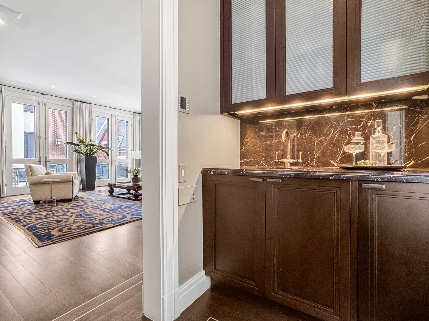 1524 N Astor Street, Chicago, IL 60610 Designed for entertaining, a wet bar is located of