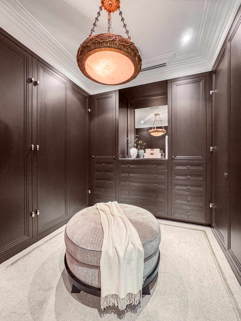 1524 N Astor Street, Chicago, IL 60610 The primary dressing room is fully outfitted with