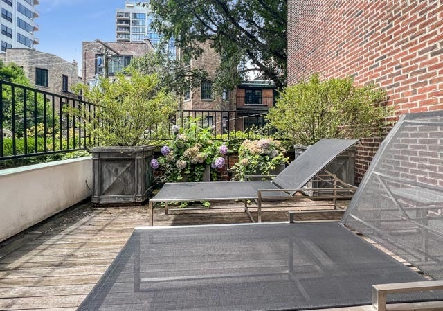 1524 N Astor Street, Chicago, IL 60610 A small deck adjoins the office/den.