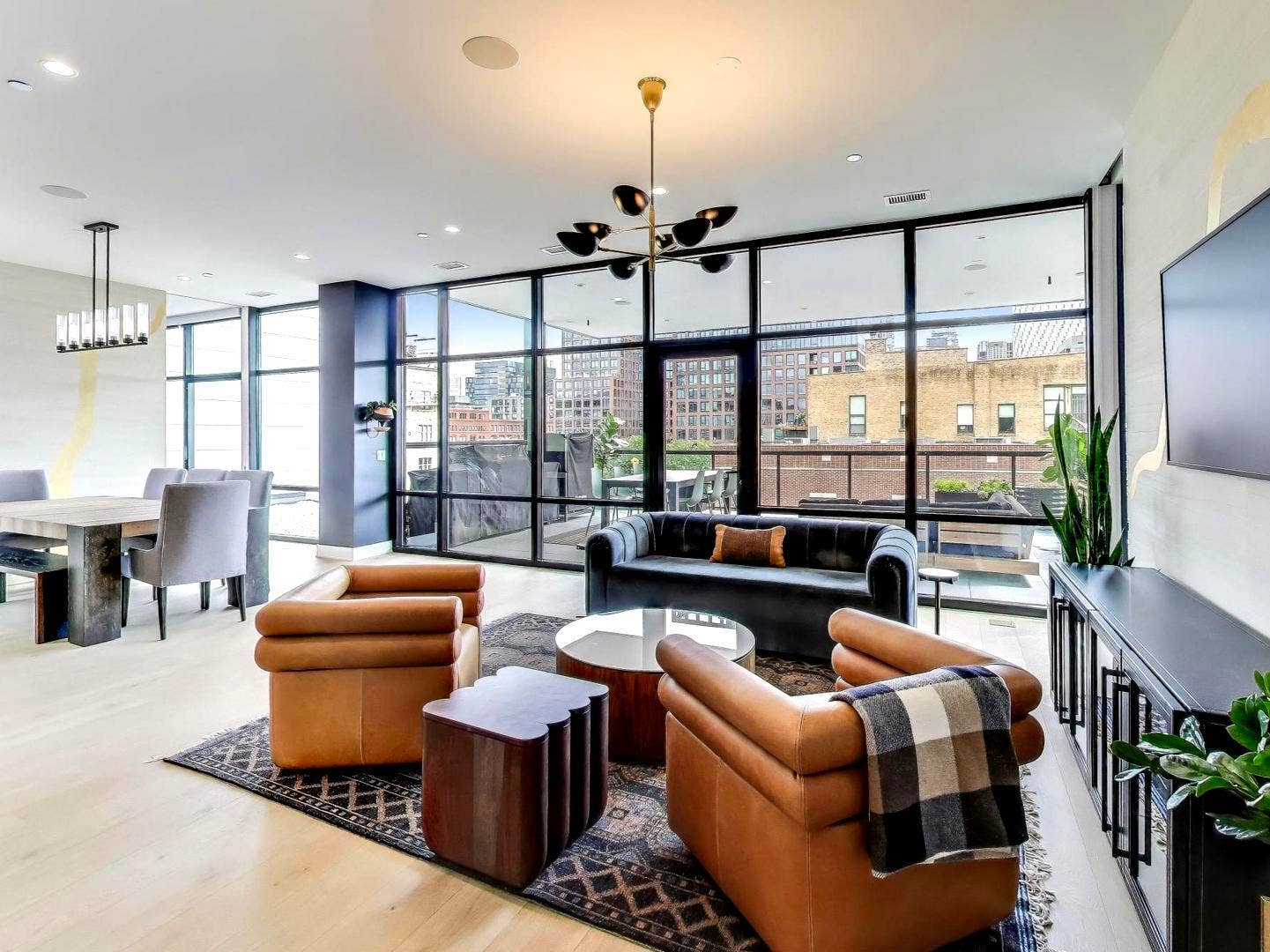 6 N Carpenter Street, #5B, Chicago, IL 60607
