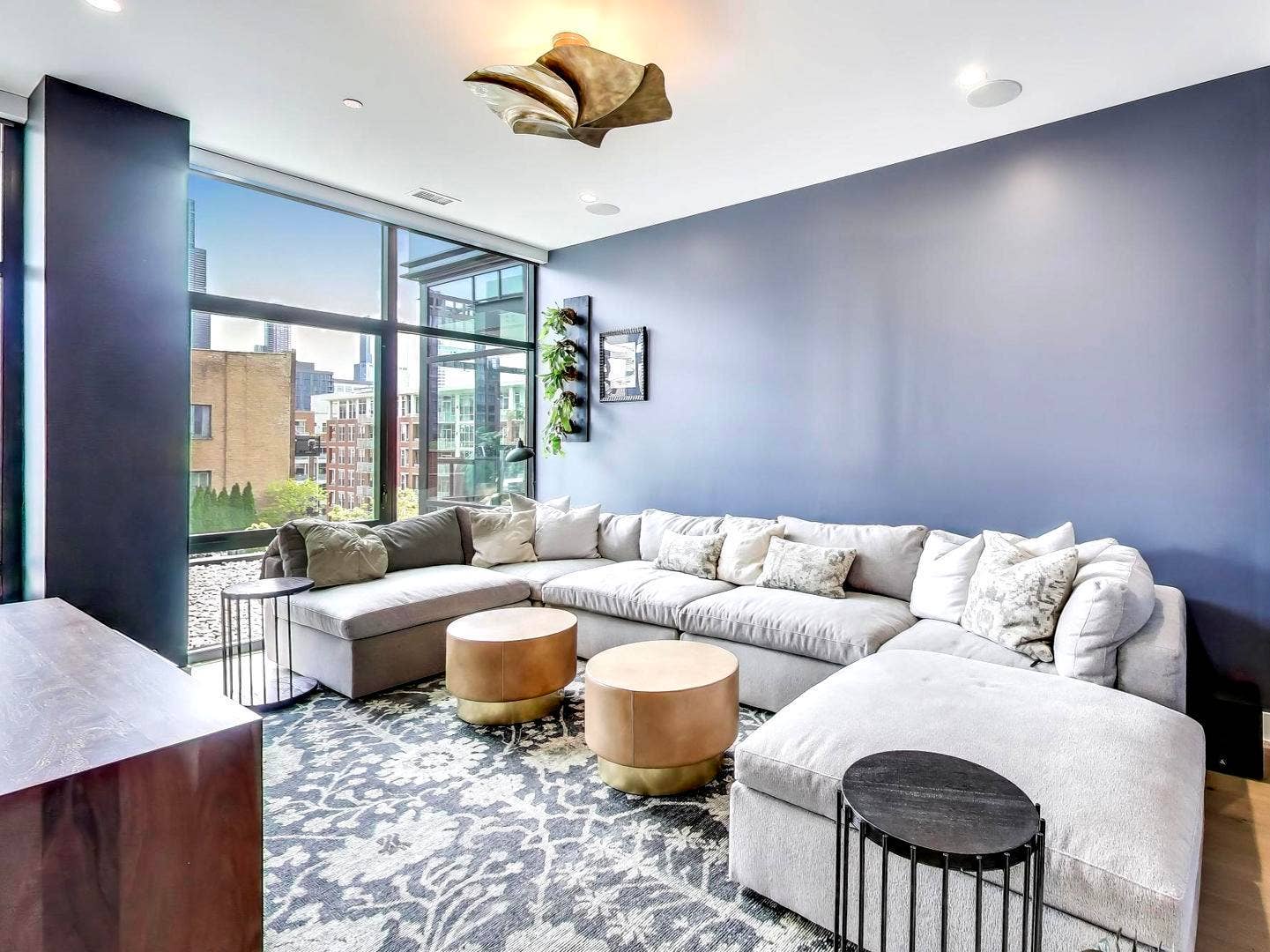 6 N Carpenter Street, #5B, Chicago, IL 60607