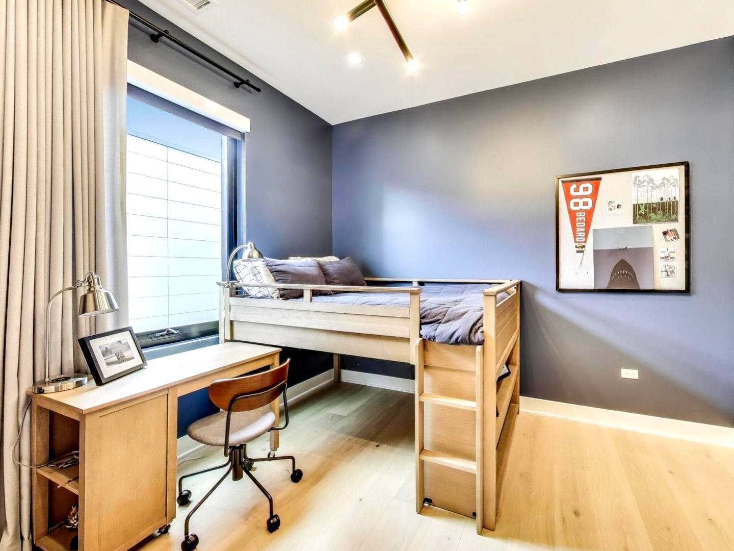 6 N Carpenter Street, #5B, Chicago, IL 60607