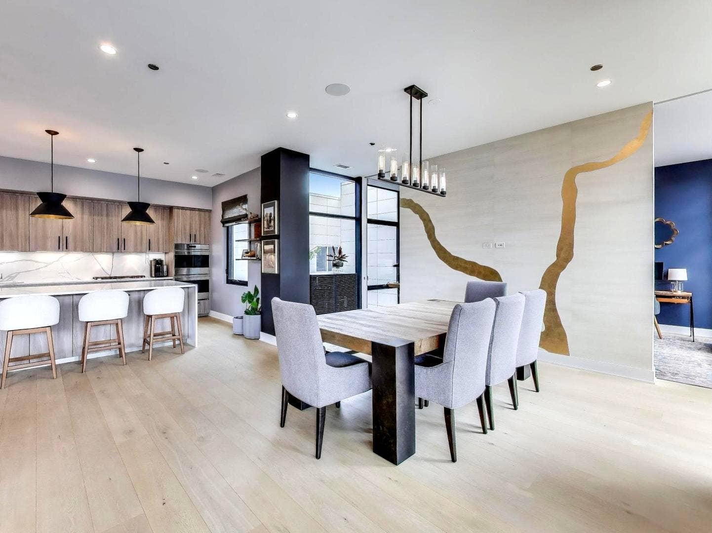 6 N Carpenter Street, #5B, Chicago, IL 60607
