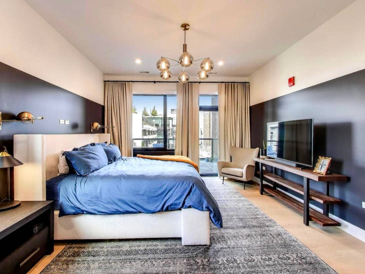 6 N Carpenter Street, #5B, Chicago, IL 60607