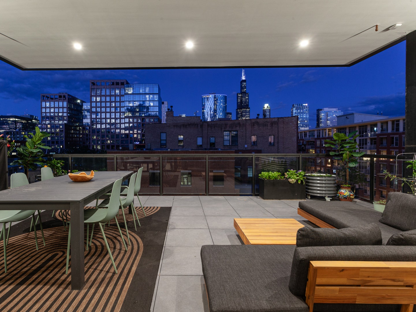 6 N Carpenter Street, #5B, Chicago, IL 60607