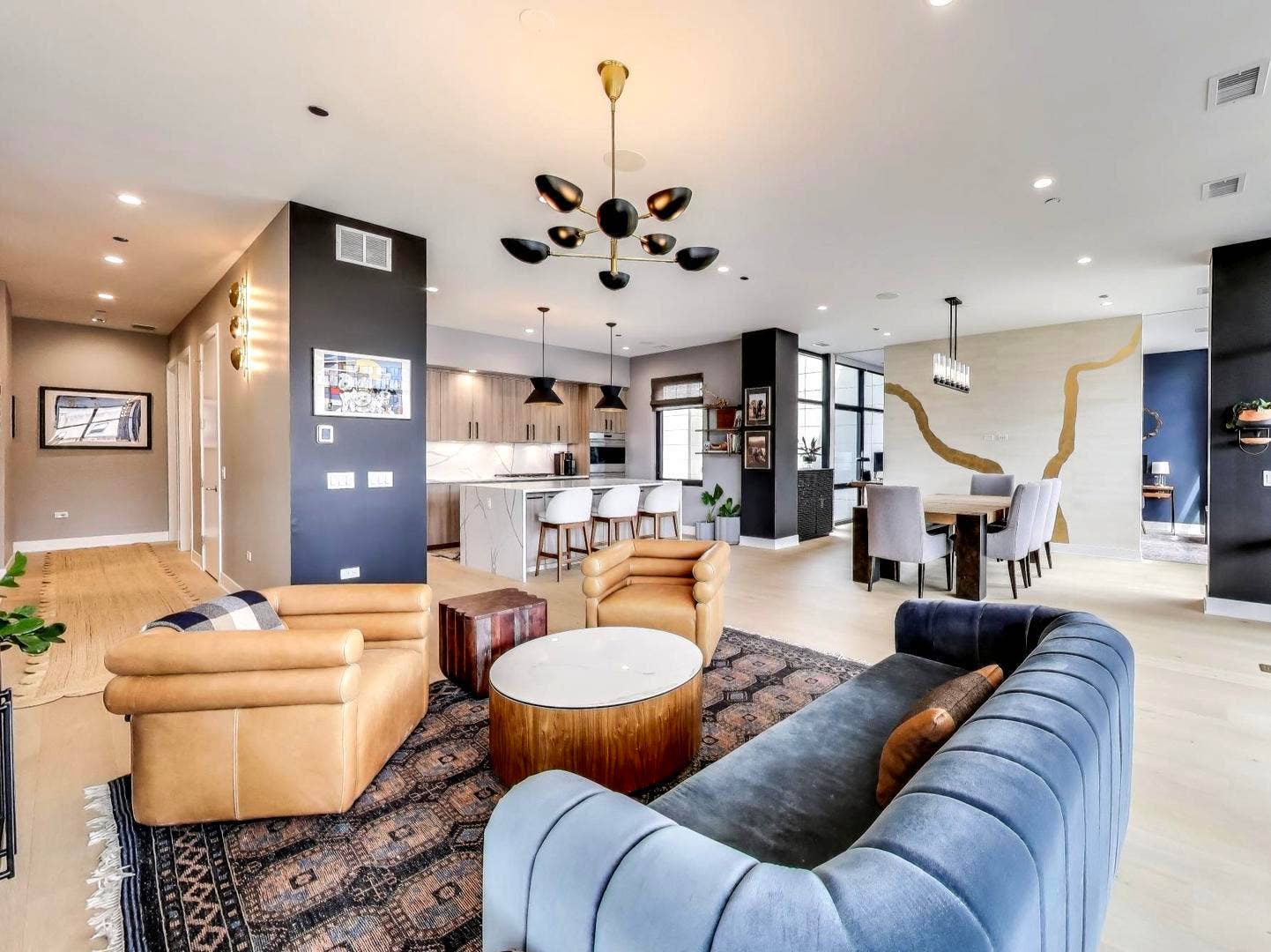 6 N Carpenter Street, #5B, Chicago, IL 60607