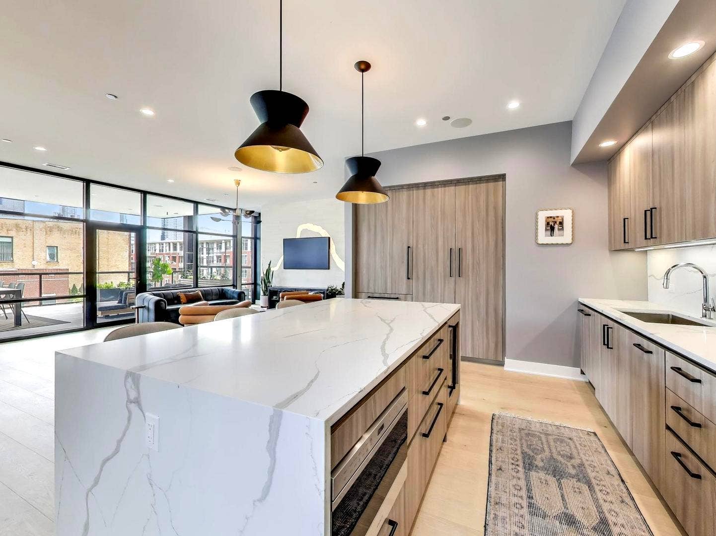 6 N Carpenter Street, #5B, Chicago, IL 60607