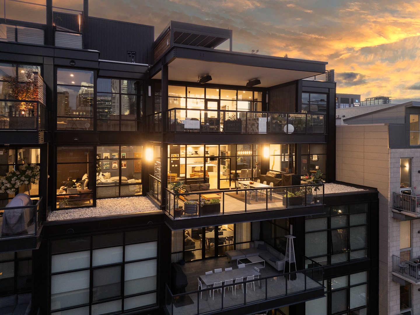 6 N Carpenter Street, #5B, Chicago, IL 60607