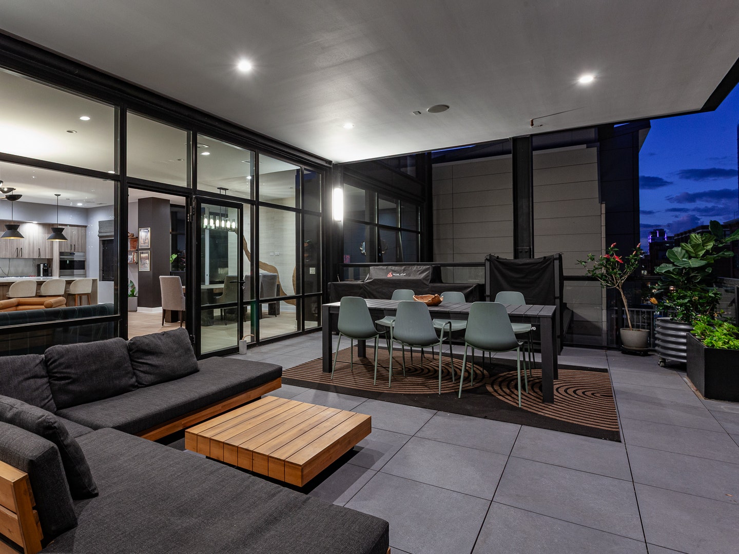 6 N Carpenter Street, #5B, Chicago, IL 60607
