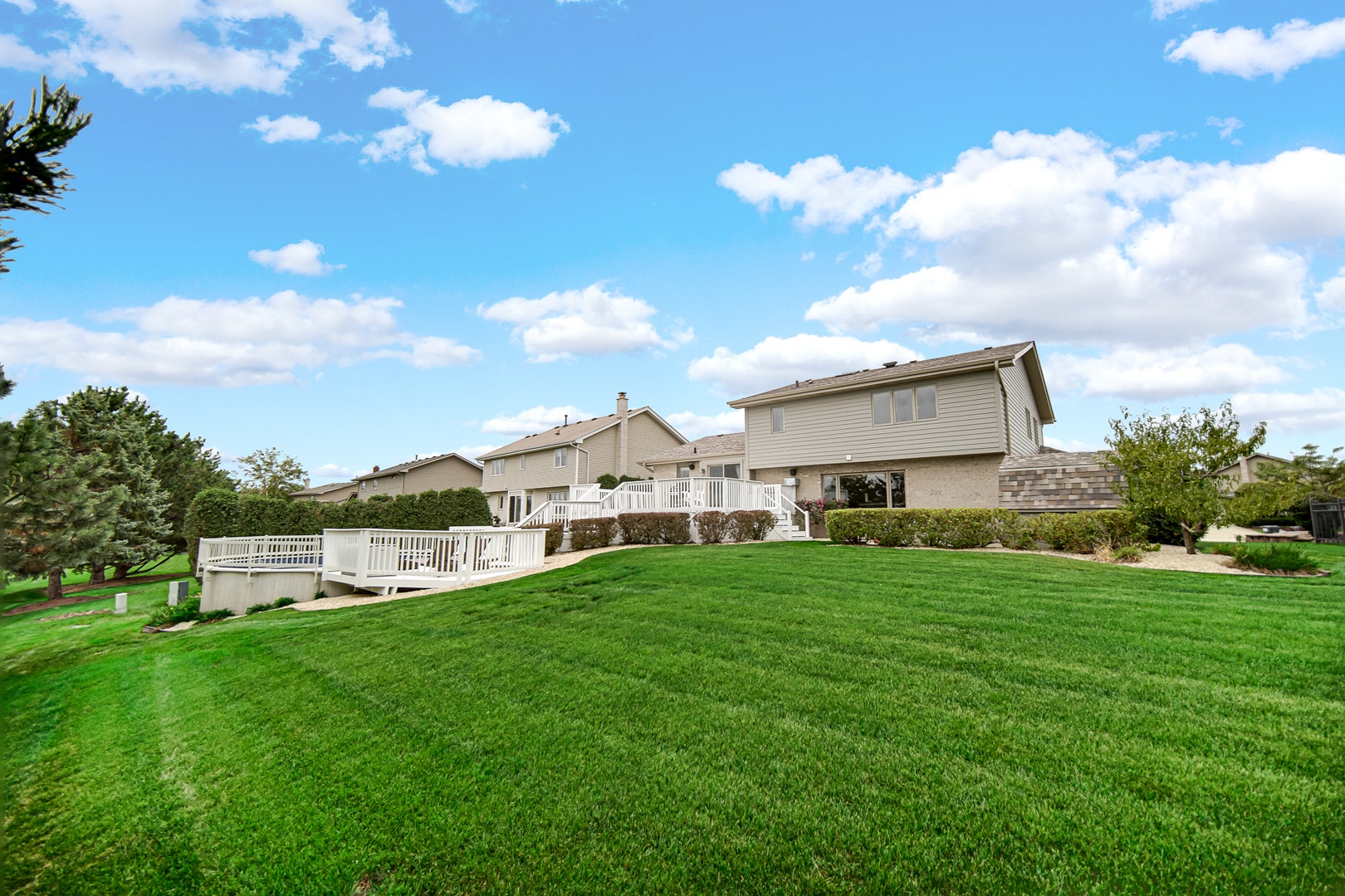 8544 Meadows Edge Trail, Tinley Park, IL 60487 8544 Meadows Edge Trail, Tinley Park, IL 60487
