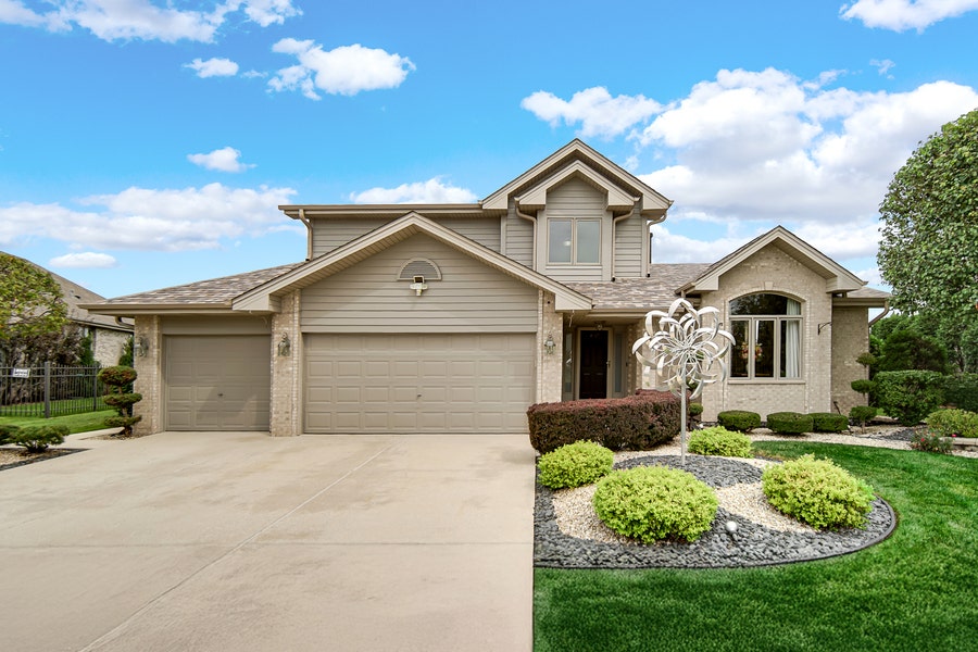 Property photo for 8544 Meadows Edge Trail, Tinley Park, IL