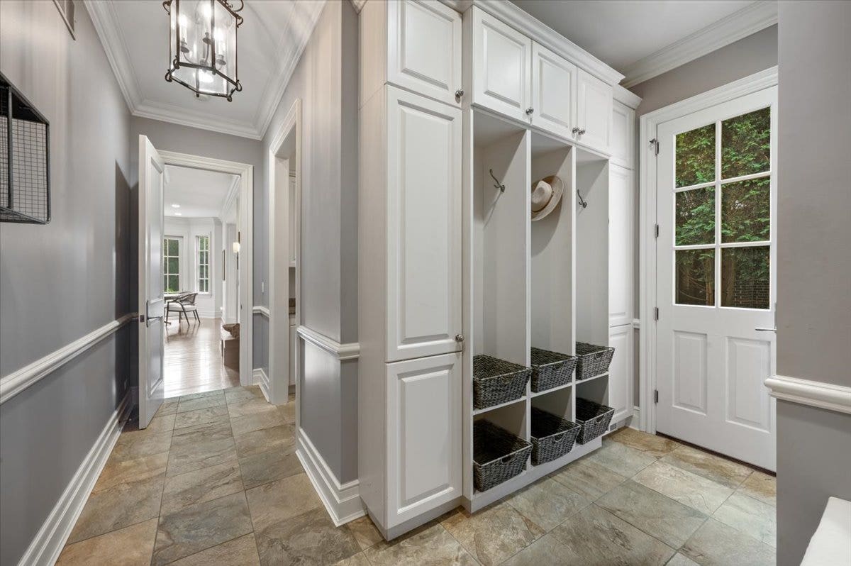1235 Longmeadow Lane, Glencoe, IL 60022 1235 Longmeadow Lane, Glencoe, IL 60022