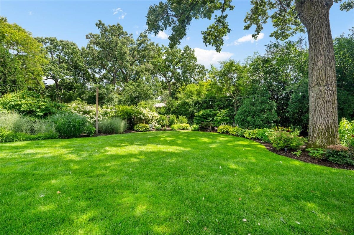 1235 Longmeadow Lane, Glencoe, IL 60022 1235 Longmeadow Lane, Glencoe, IL 60022