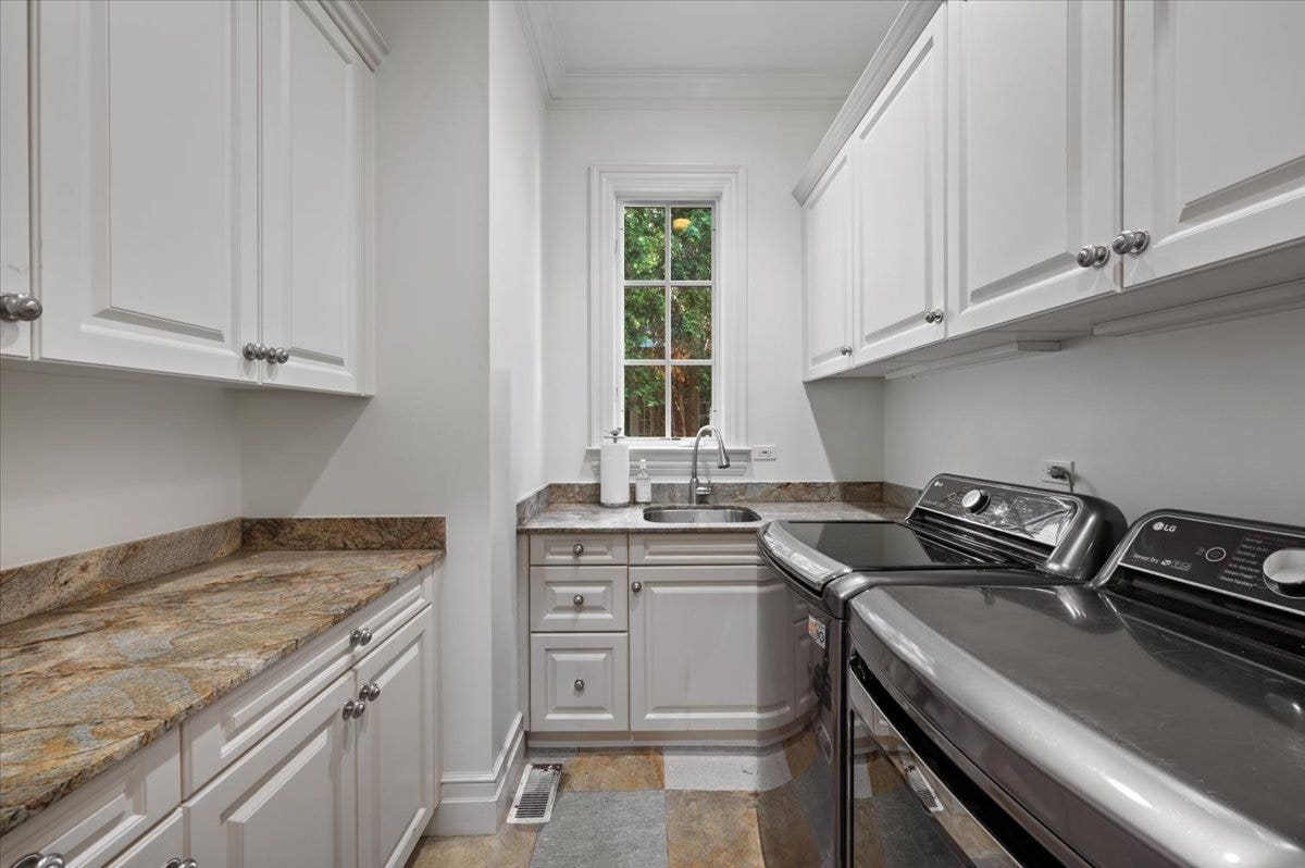 1235 Longmeadow Lane, Glencoe, IL 60022 1235 Longmeadow Lane, Glencoe, IL 60022