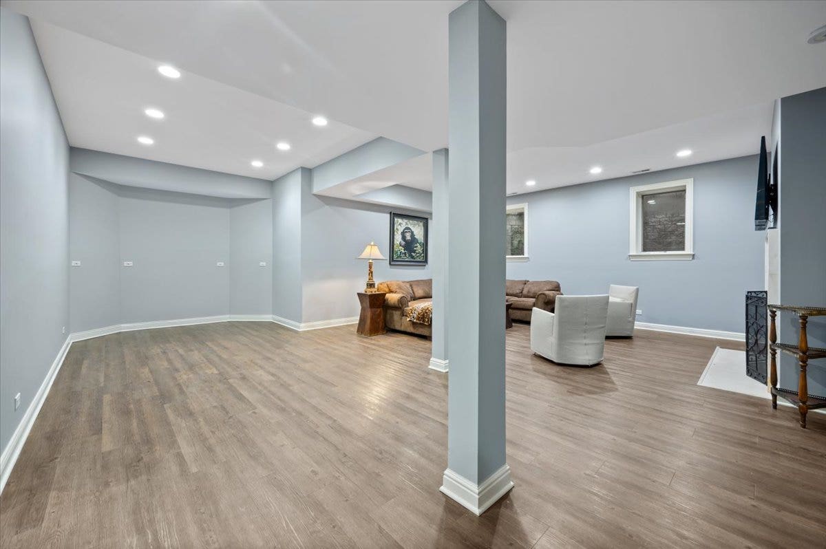 1235 Longmeadow Lane, Glencoe, IL 60022 1235 Longmeadow Lane, Glencoe, IL 60022