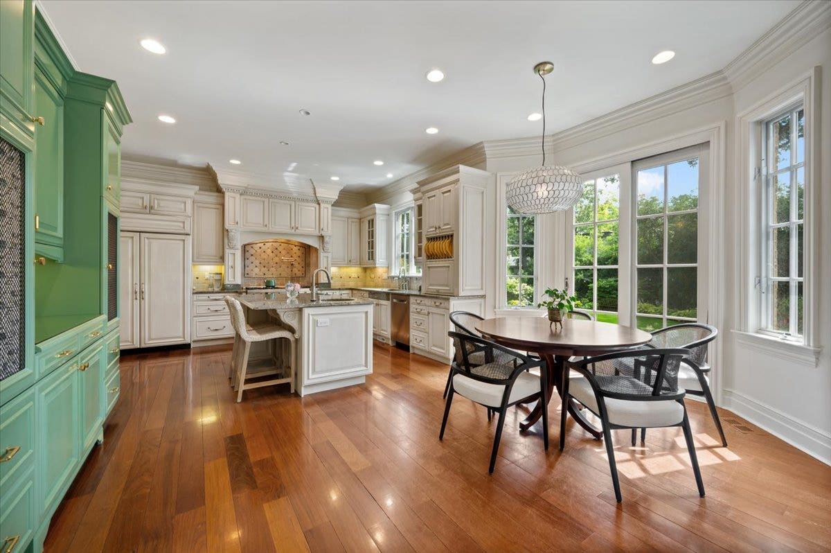 1235 Longmeadow Lane, Glencoe, IL 60022 1235 Longmeadow Lane, Glencoe, IL 60022