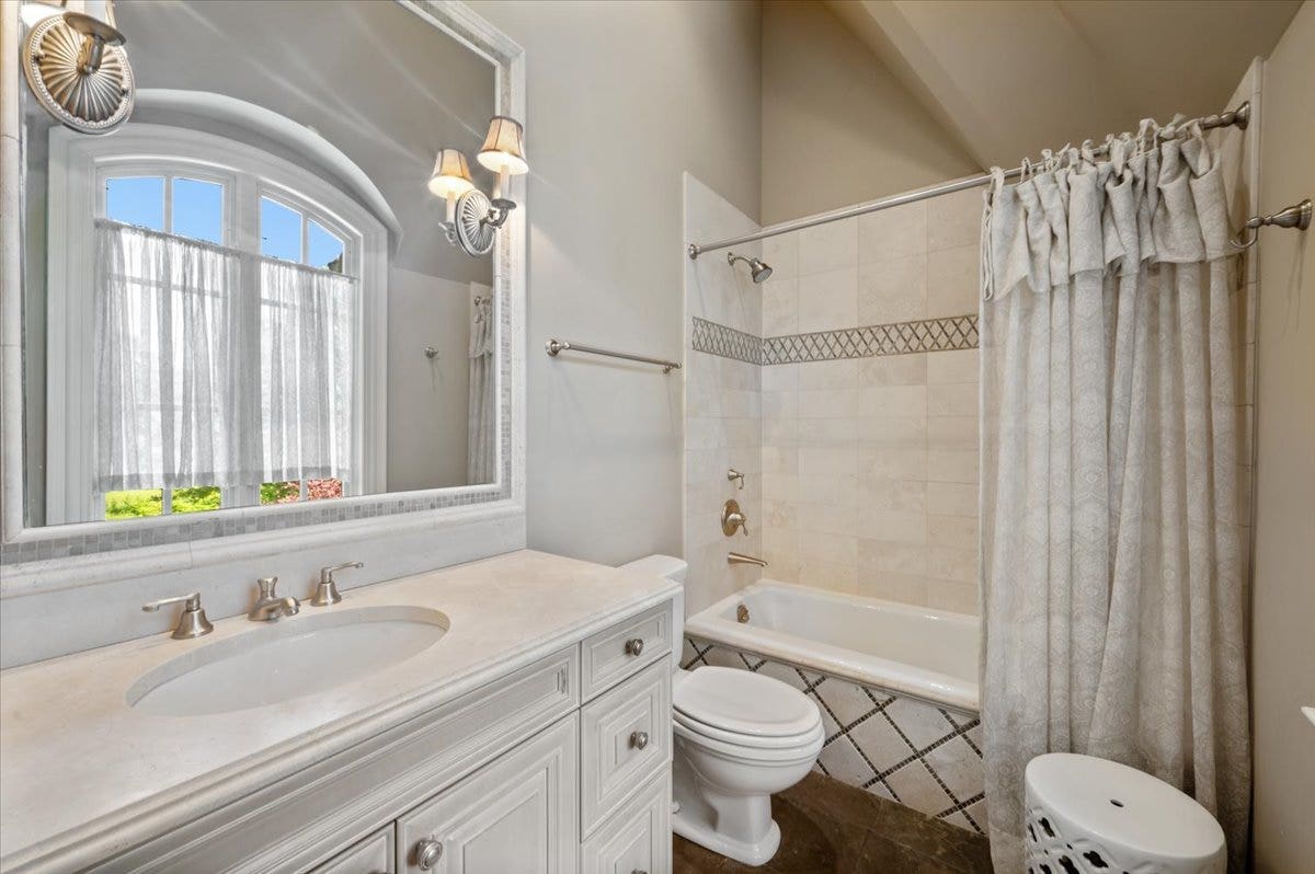 1235 Longmeadow Lane, Glencoe, IL 60022 1235 Longmeadow Lane, Glencoe, IL 60022